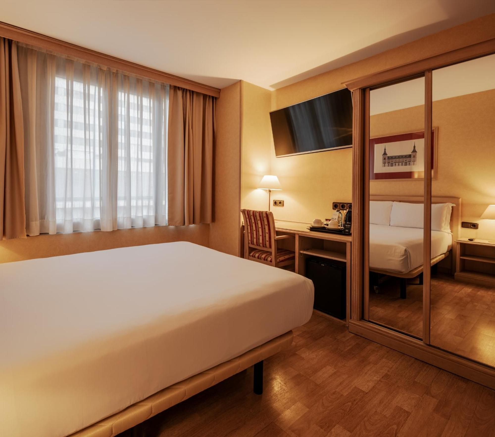ซีเนเตอร์ คาสเตยานา Hotel มาดริด ภายนอก รูปภาพ