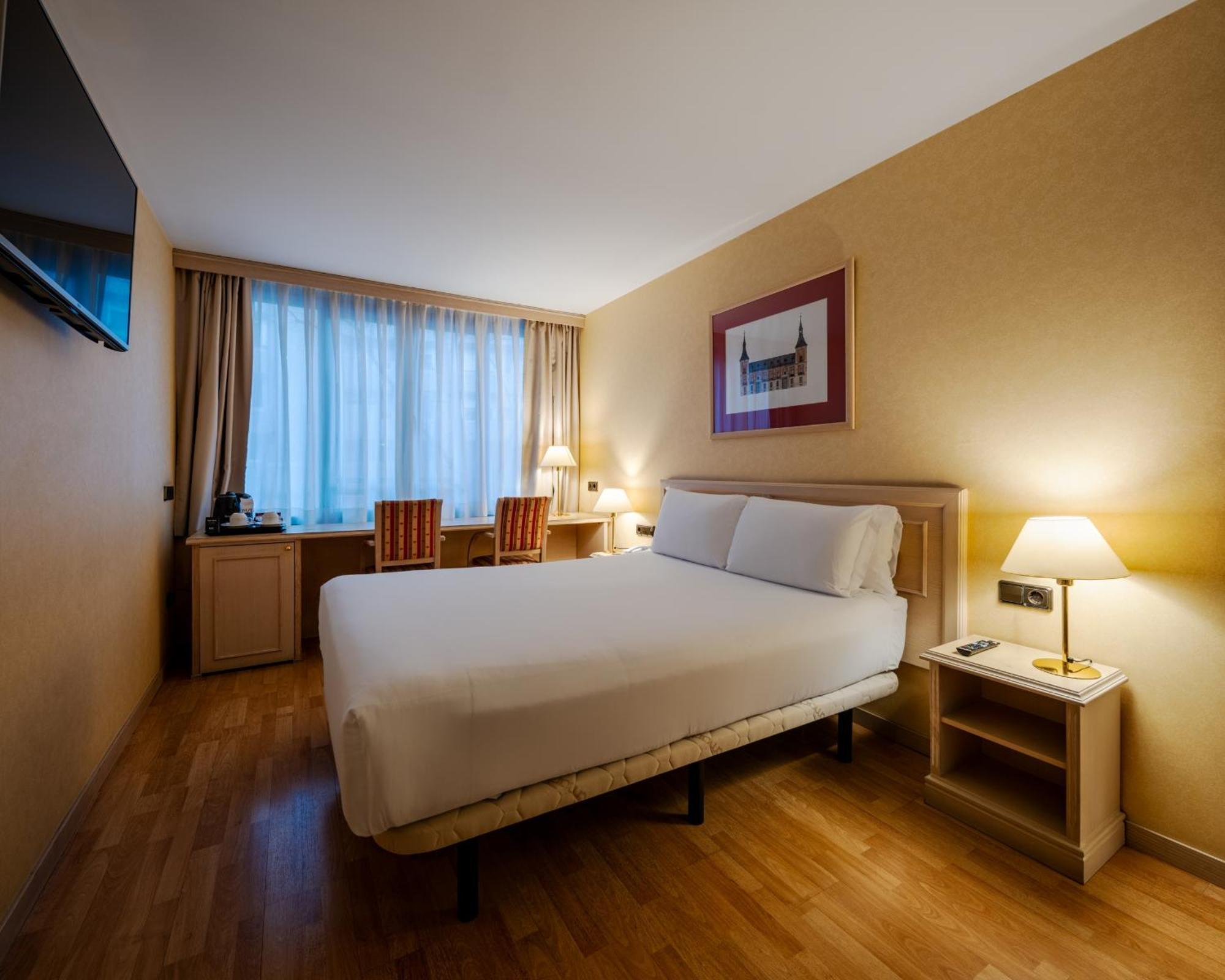 ซีเนเตอร์ คาสเตยานา Hotel มาดริด ภายนอก รูปภาพ